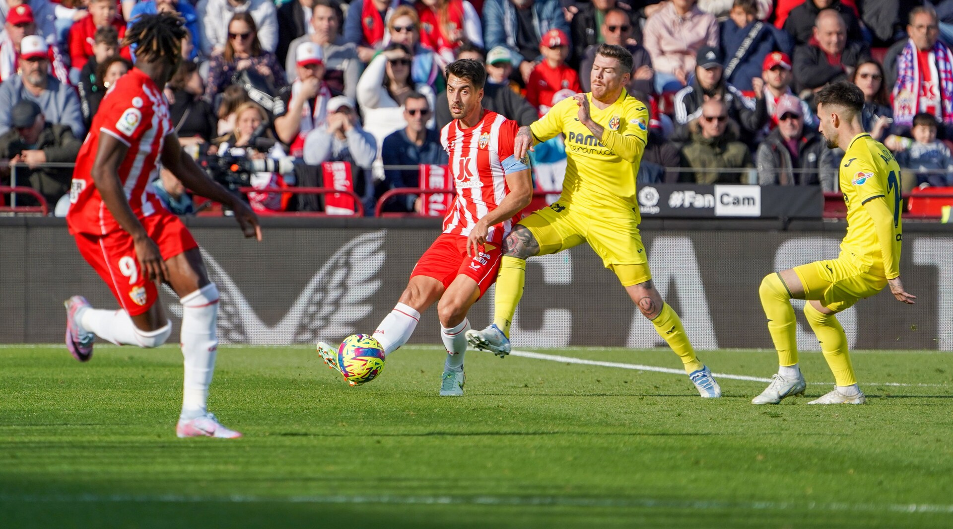 César de la Hoz será baja en Sevilla por acumulación de amonestaciones