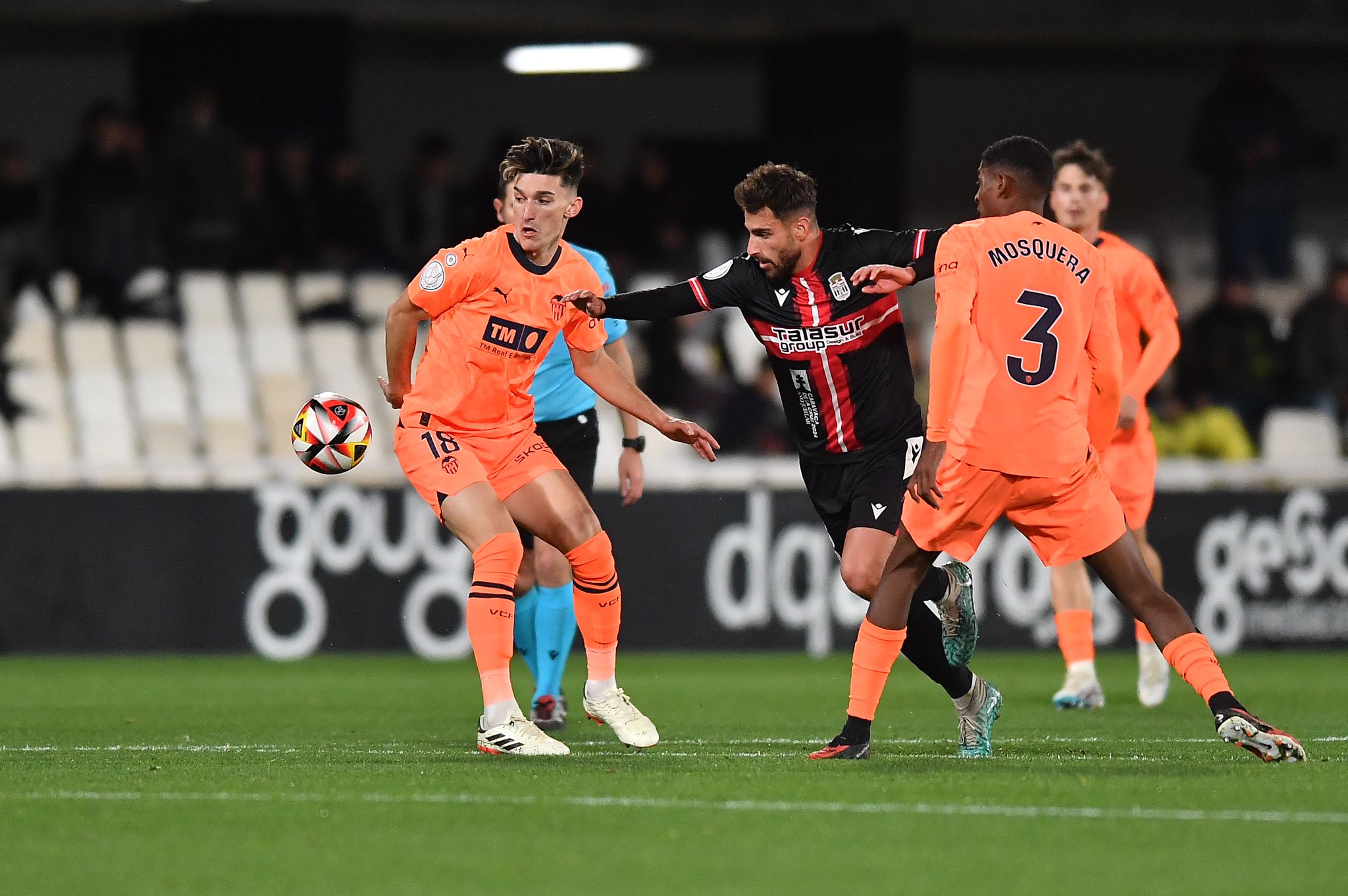 El Efes Cae Eliminado De La Copa Ante El Valencia En La Pr Rroga