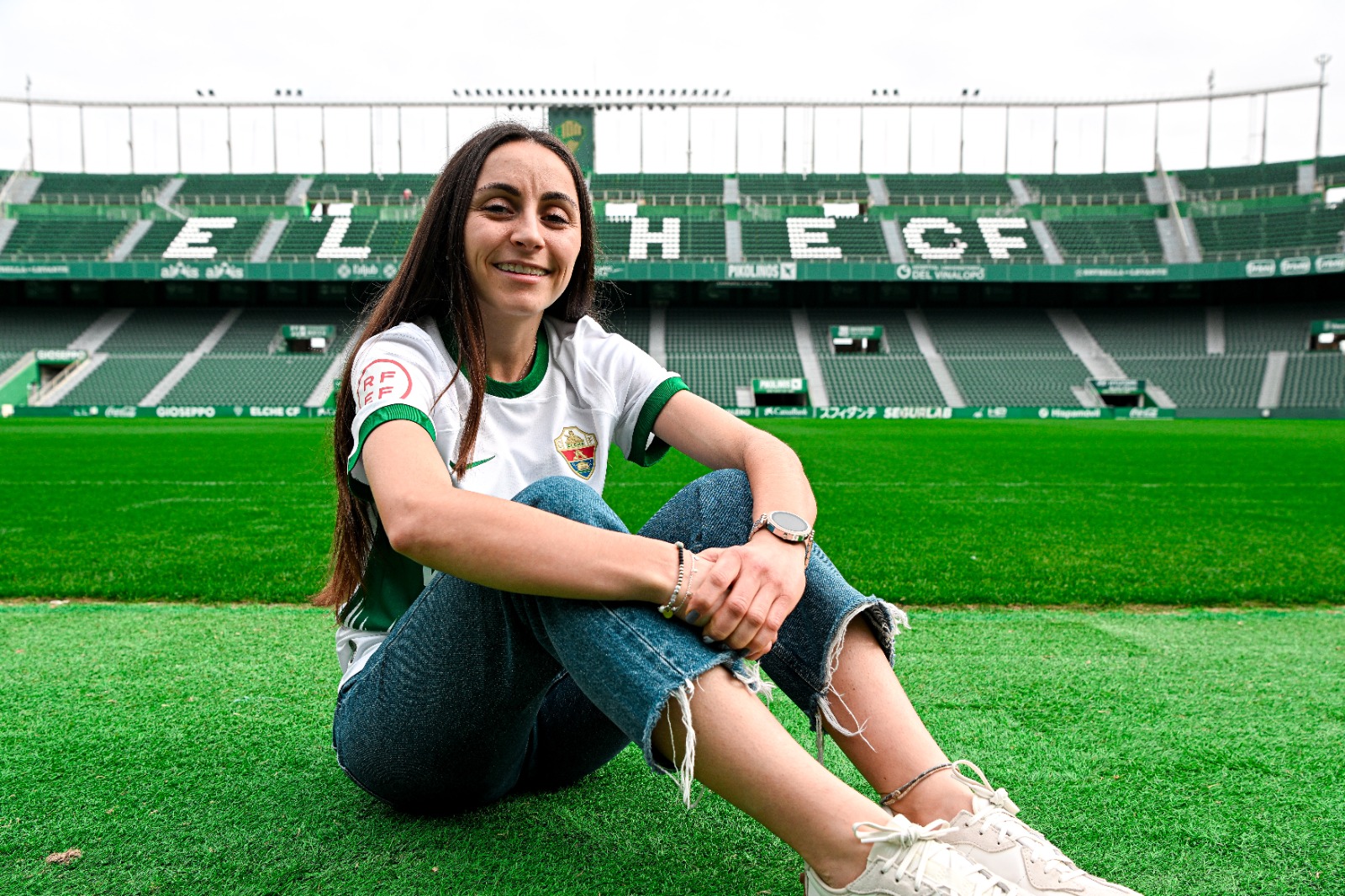 Femenino Sara Mic Nueva Jugadora Del Elche Cff Elche Cf Web Oficial