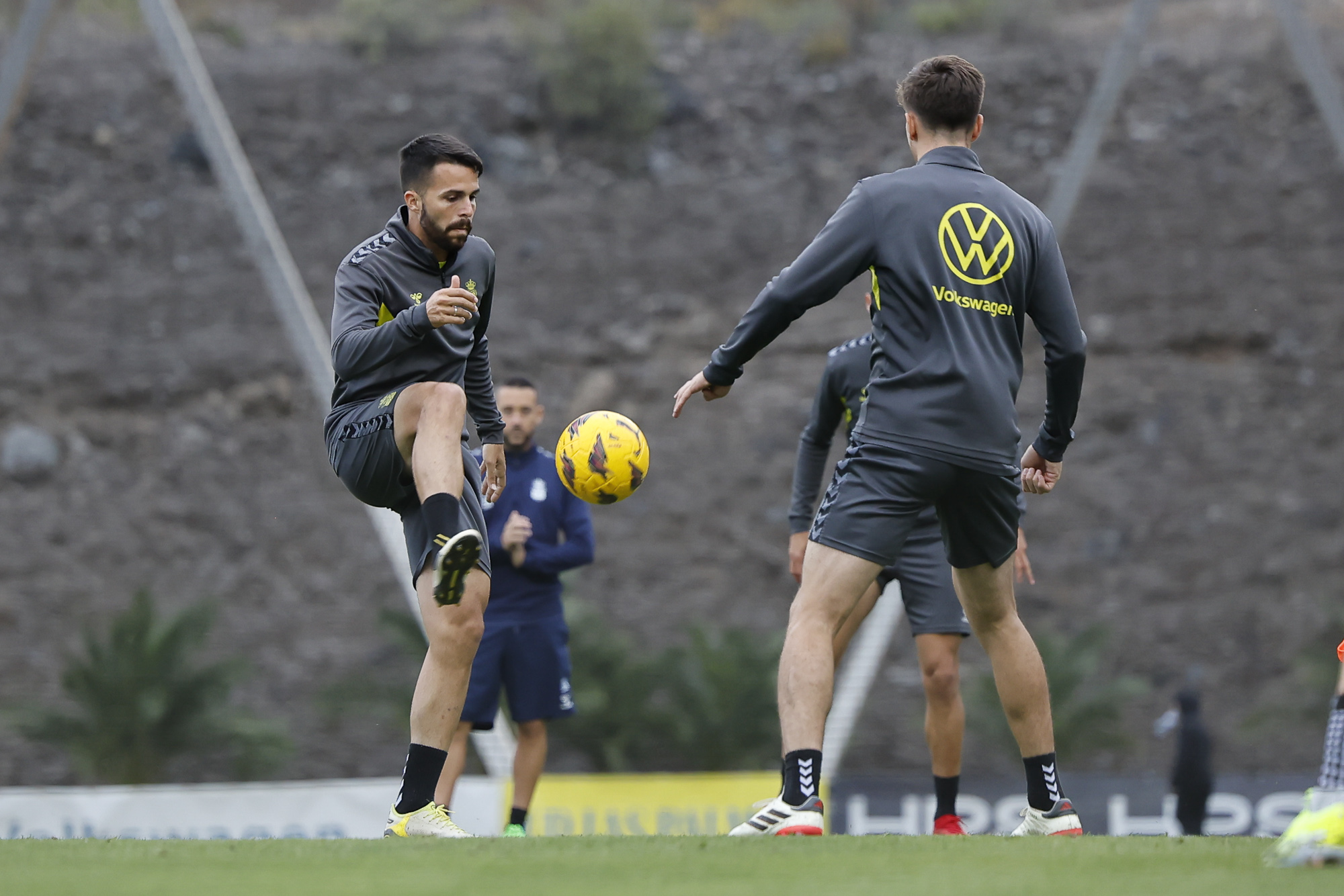 La Ud Regresa Al Trabajo Pensando En La Cita Ante El Osasuna Ud Las