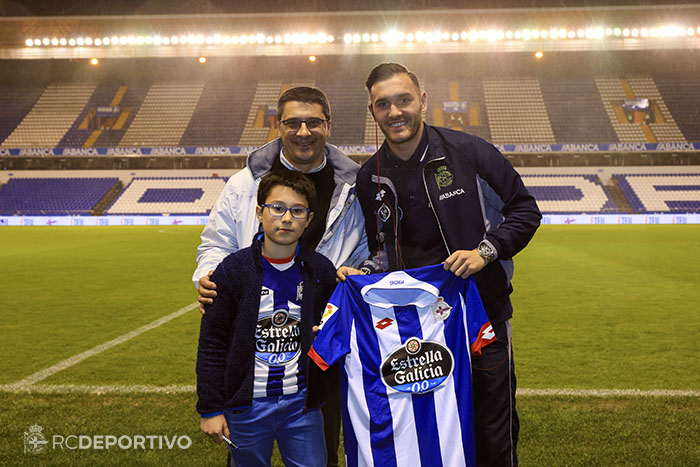 Entregadas Dos Nuevas Camisetas Del D Por Para Premiar La Asistencia De