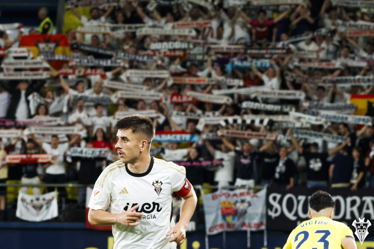 Manu Fuster será jugador grancanario hasta el 2028 | Albacete Balompie