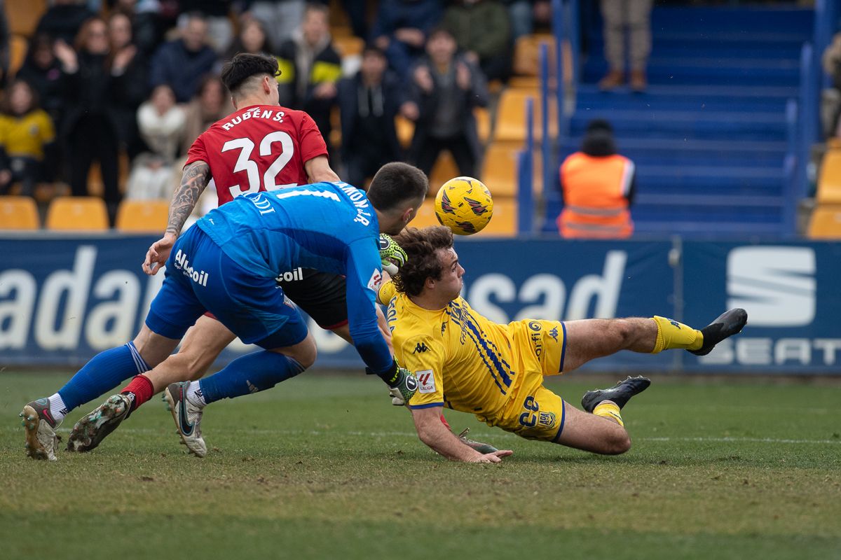 El Alcorcón Suma Un Punto Ante El Mirandés En El Inicio De La Segunda ...