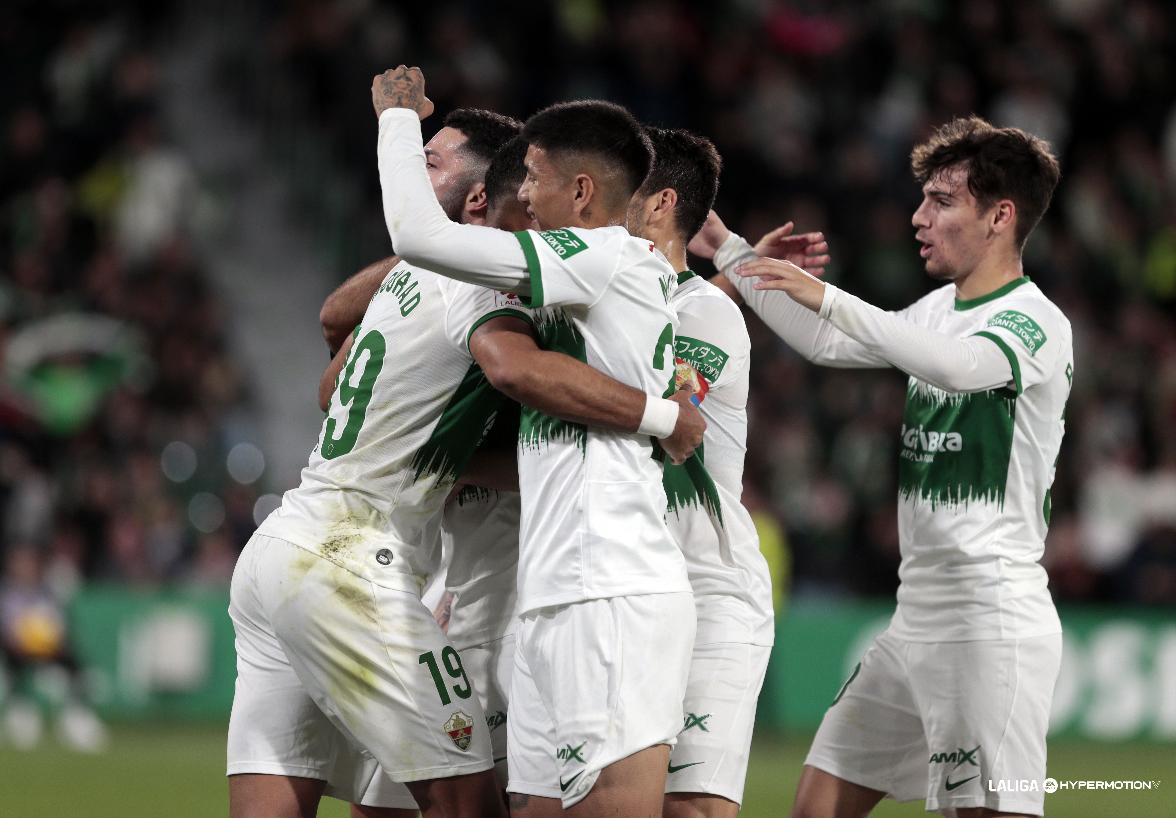 El Elche CF Gana Por La Vía Rápida Y Sigue Con Su Escalada | A.D ...