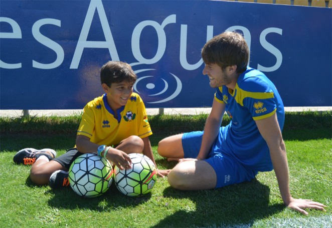 CONOCIENDO A MIS ÍDOLOS El alevín Diego entrevista a Mikel Iribas AD