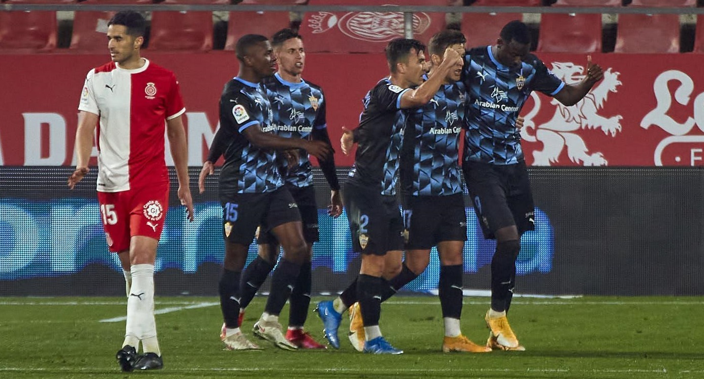 El Almería se vuelve a reivindicar en la lucha por el ascenso directo ...