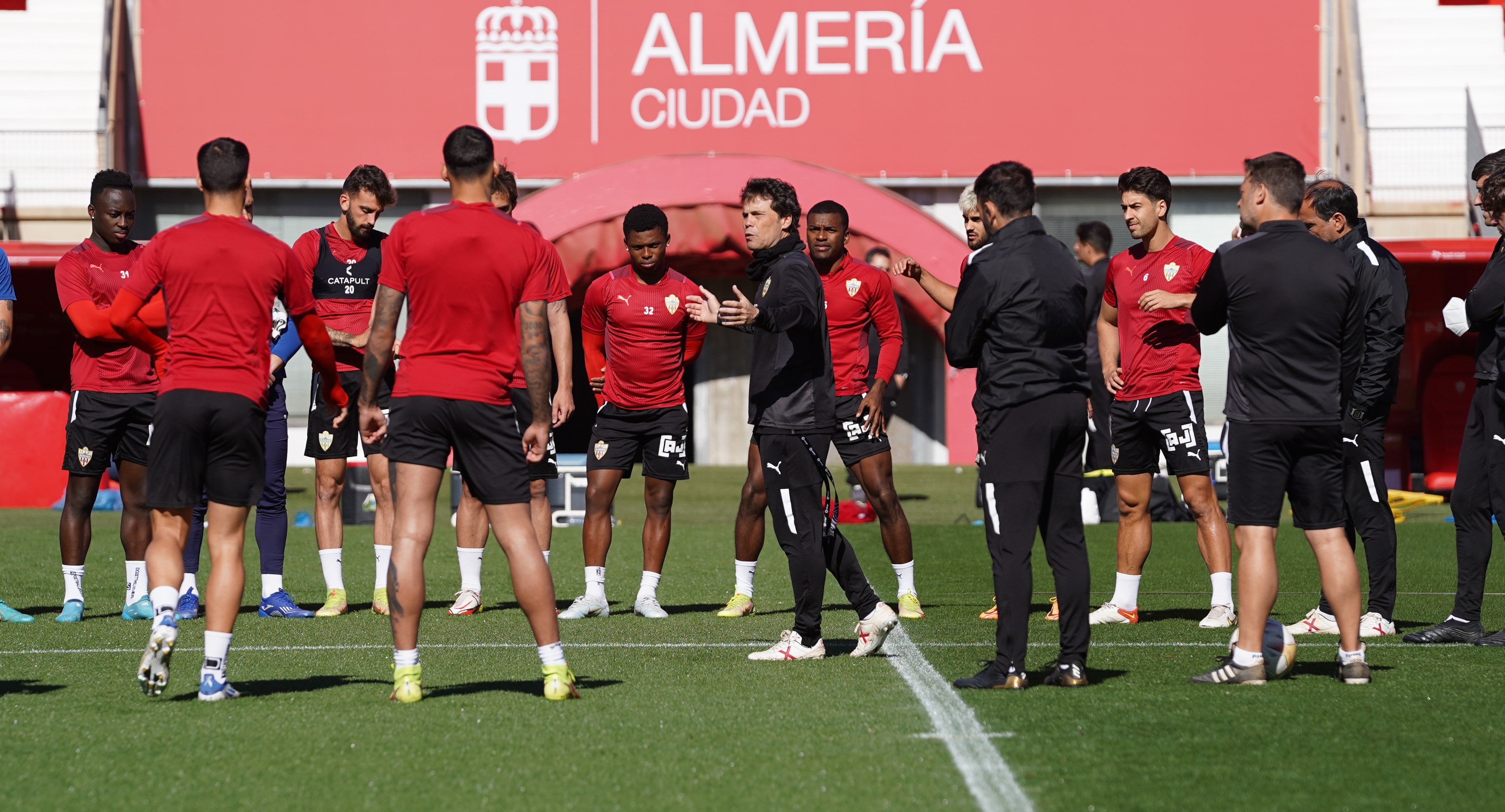 El Almería busca ante el Sporting proteger el ascenso directo | UD ...