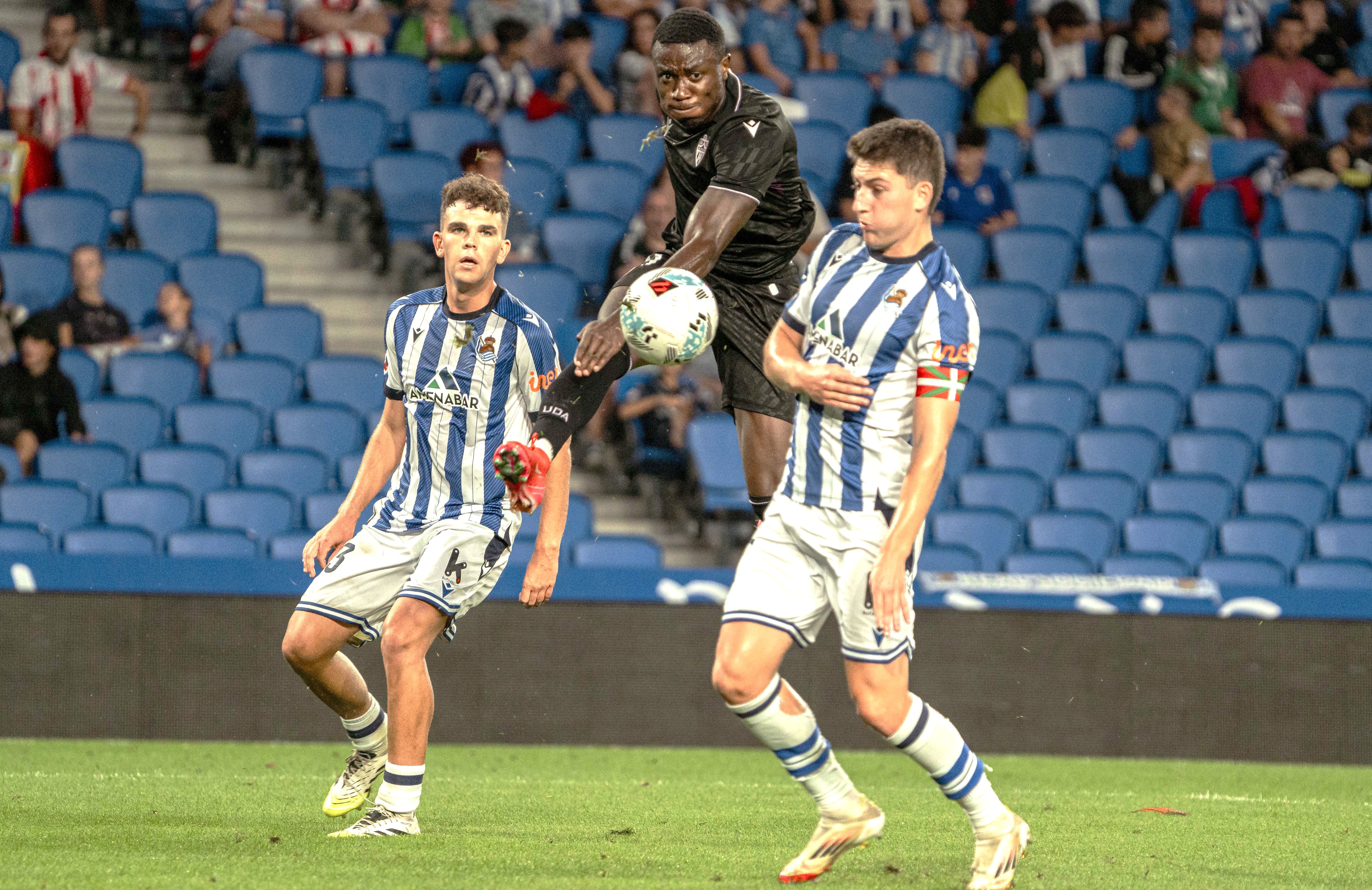 2-2: Almería reagiert rechtzeitig in Anoeta