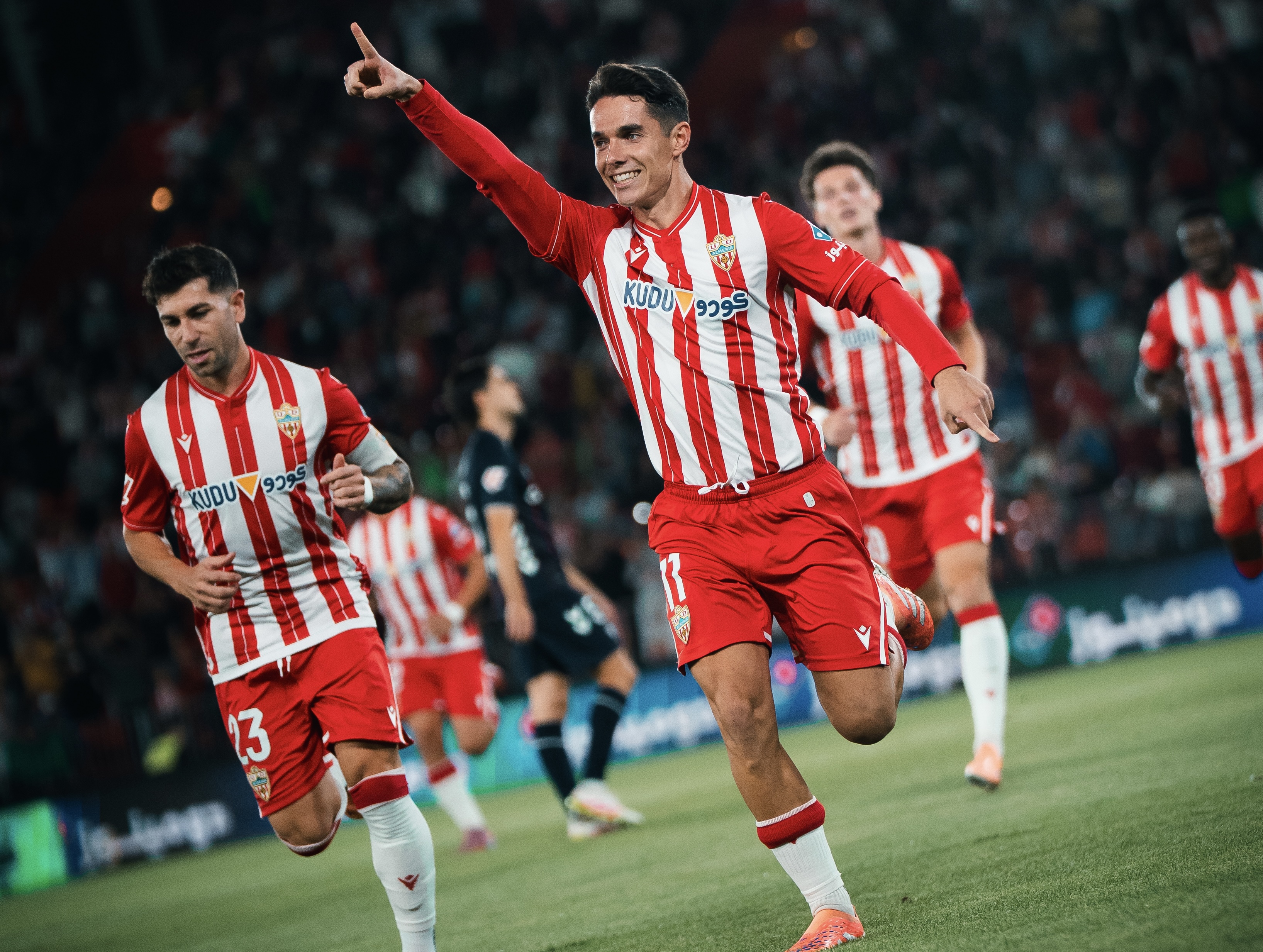 El Almería, en puestos de ascenso directo a Primera División | UD ...