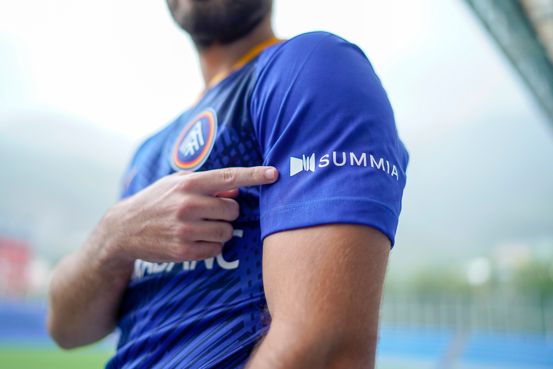 Summia, nuevo patrocinador para la manga de la camiseta
