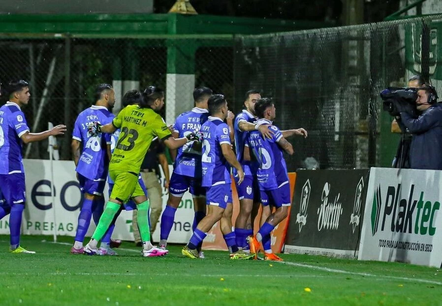 Bình Luận Tiếng Việt Bóng Đá: Sportivo Ameliana Chiến Thắng Nghẹt Thở 2-1 Trước Rubio Ñu