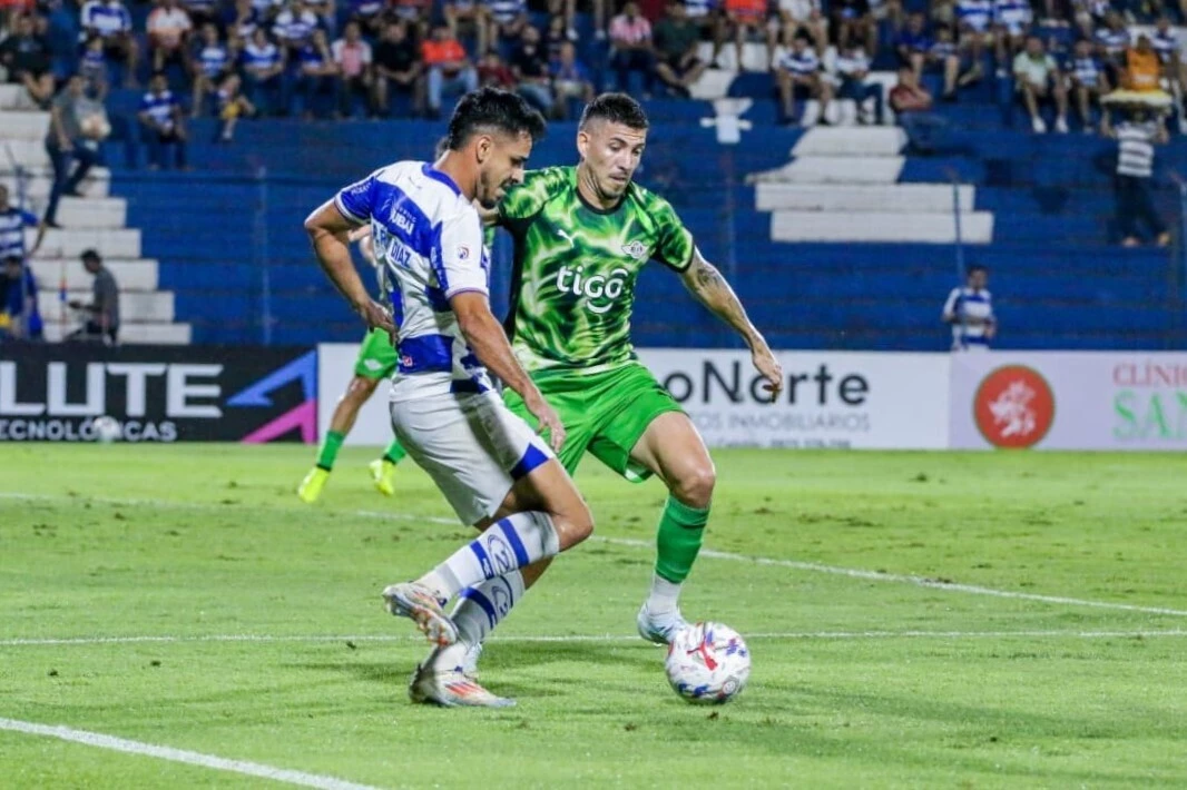 Libertad đại chiến Sportivo 2 de Mayo tại sân La Huerta