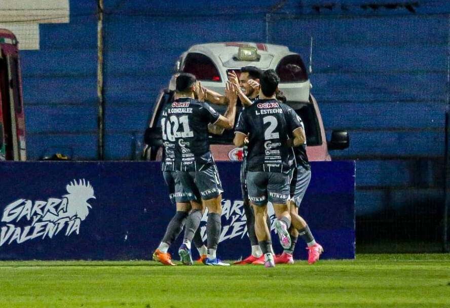 El Rayadito hạ Sportivo 2 de Mayo, toàn thắng tại Río Parapití