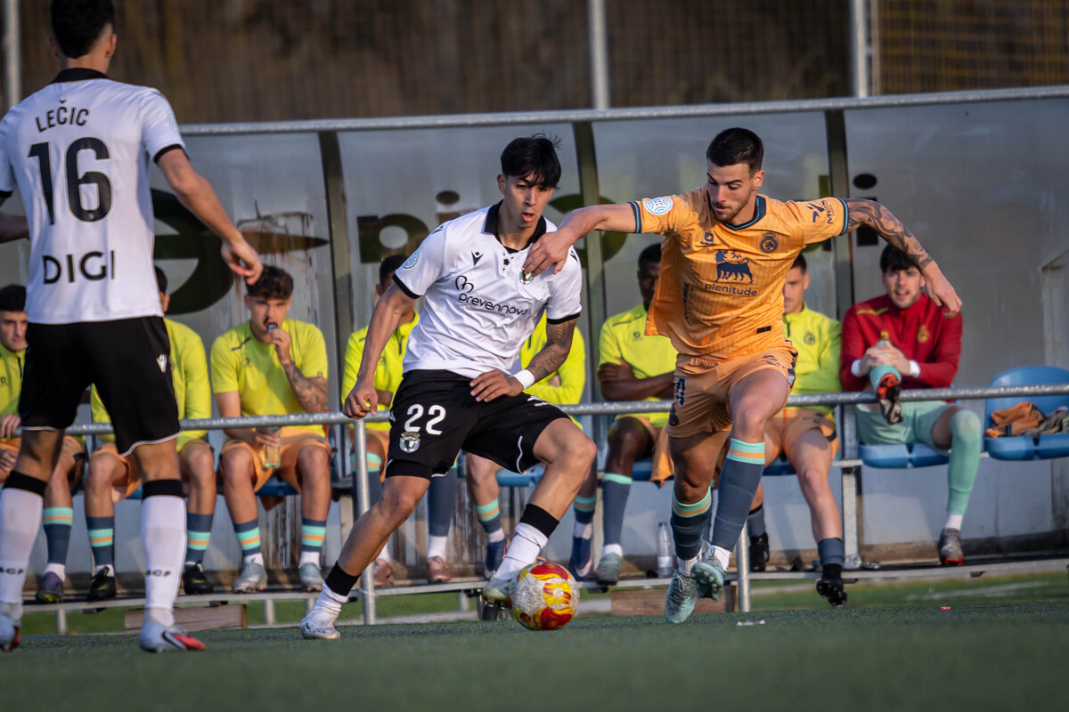 Crónica | 4 - 4 | Empate cruel en el último suspiro para el Burgos CF B ...