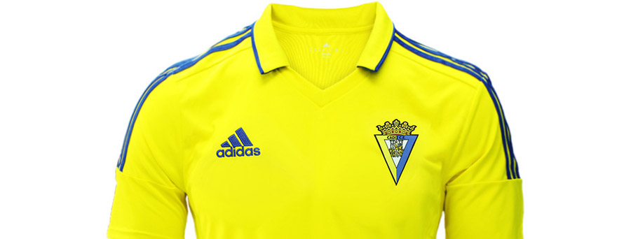 Ya están en la tienda camisetas femeninas Club de Fútbol | Web Oficial