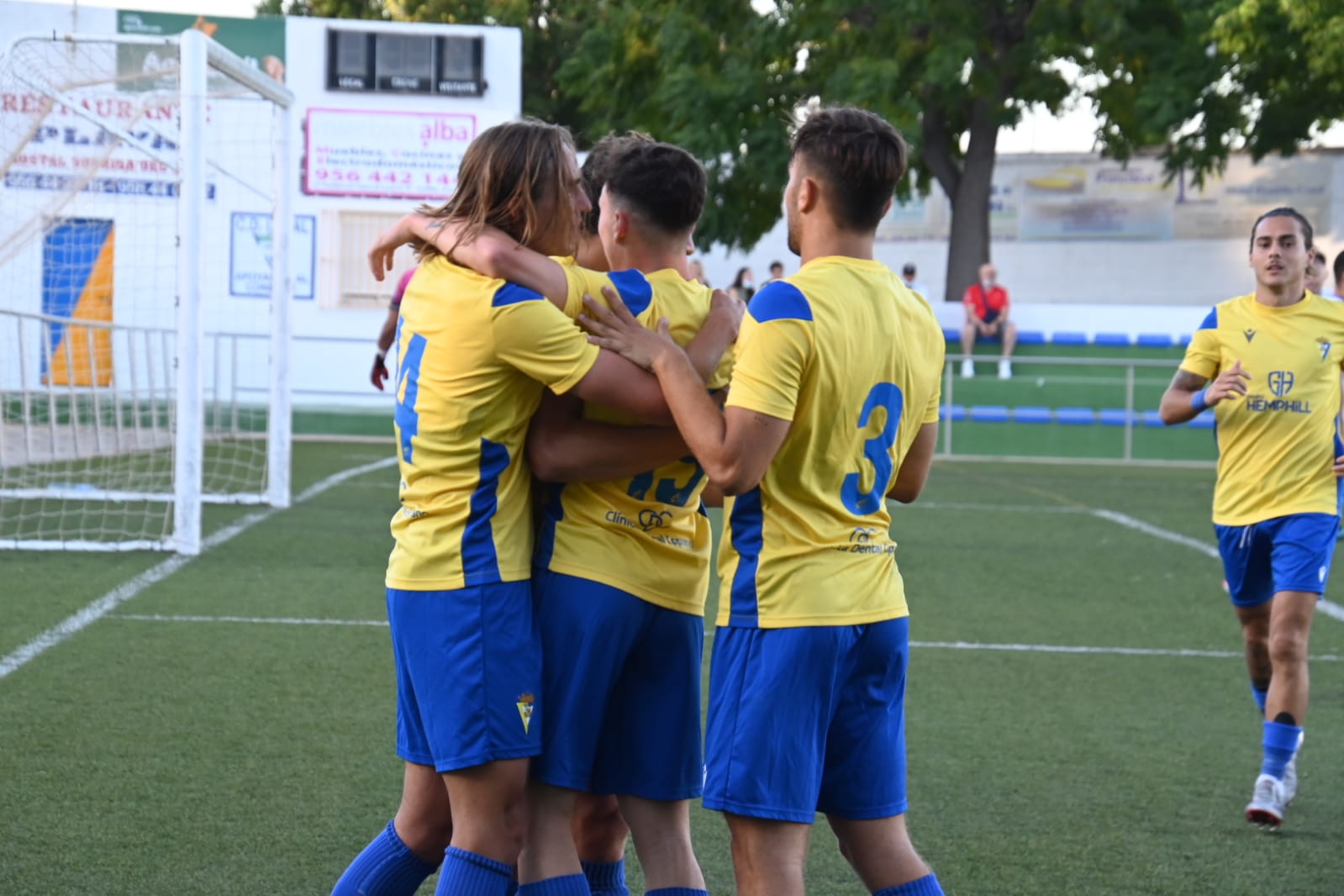 Fútbol: el Conil CF busca su primera victoria lejos de casa