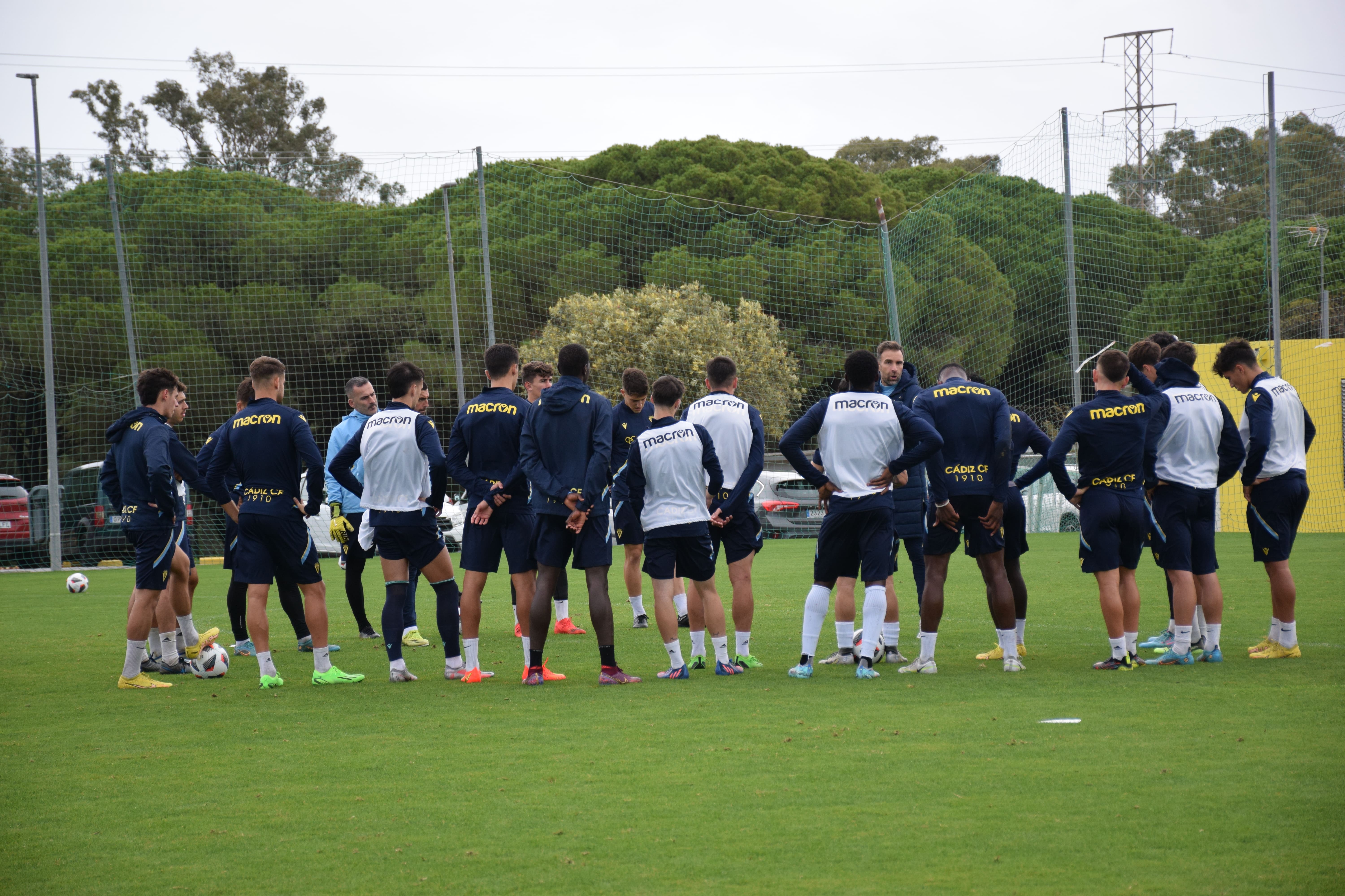 Plan de trabajo para visitar al Atlético Sanluqueño, domingo 1230 horas Cádiz Club de Fútbol Plan de trabajo para visitar al Atlético Sanluqueño, domingo 1230 horas Cádiz Club de Fútbol