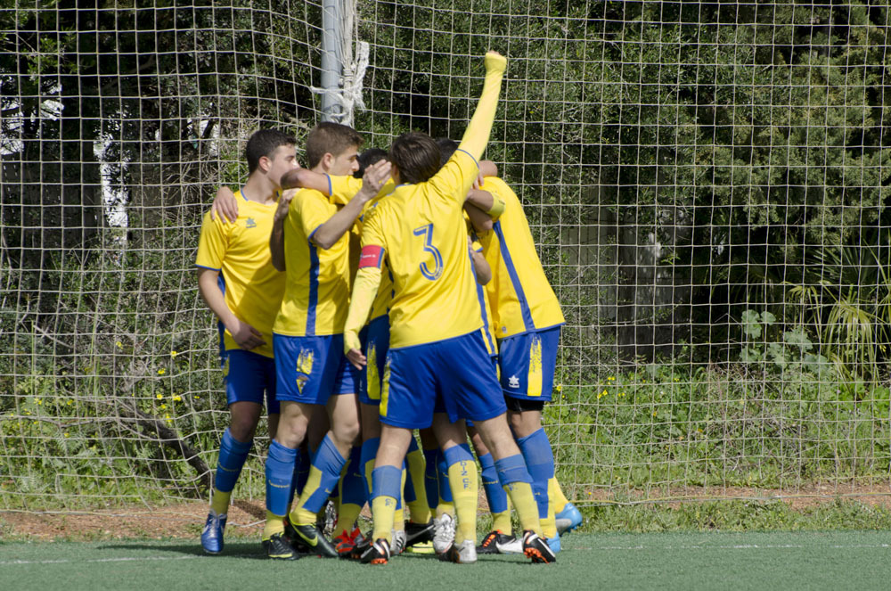 Fútbol: el Conil CF busca su primera victoria lejos de casa