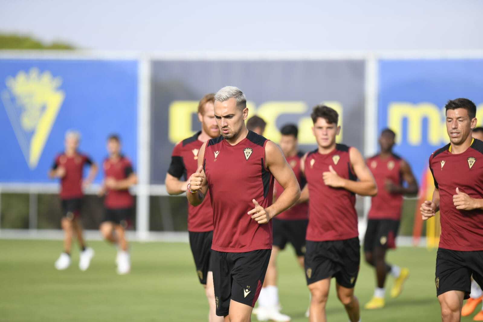 Dinámico entrenamiento para el martes | Cádiz Club de Fútbol | Web Oficial