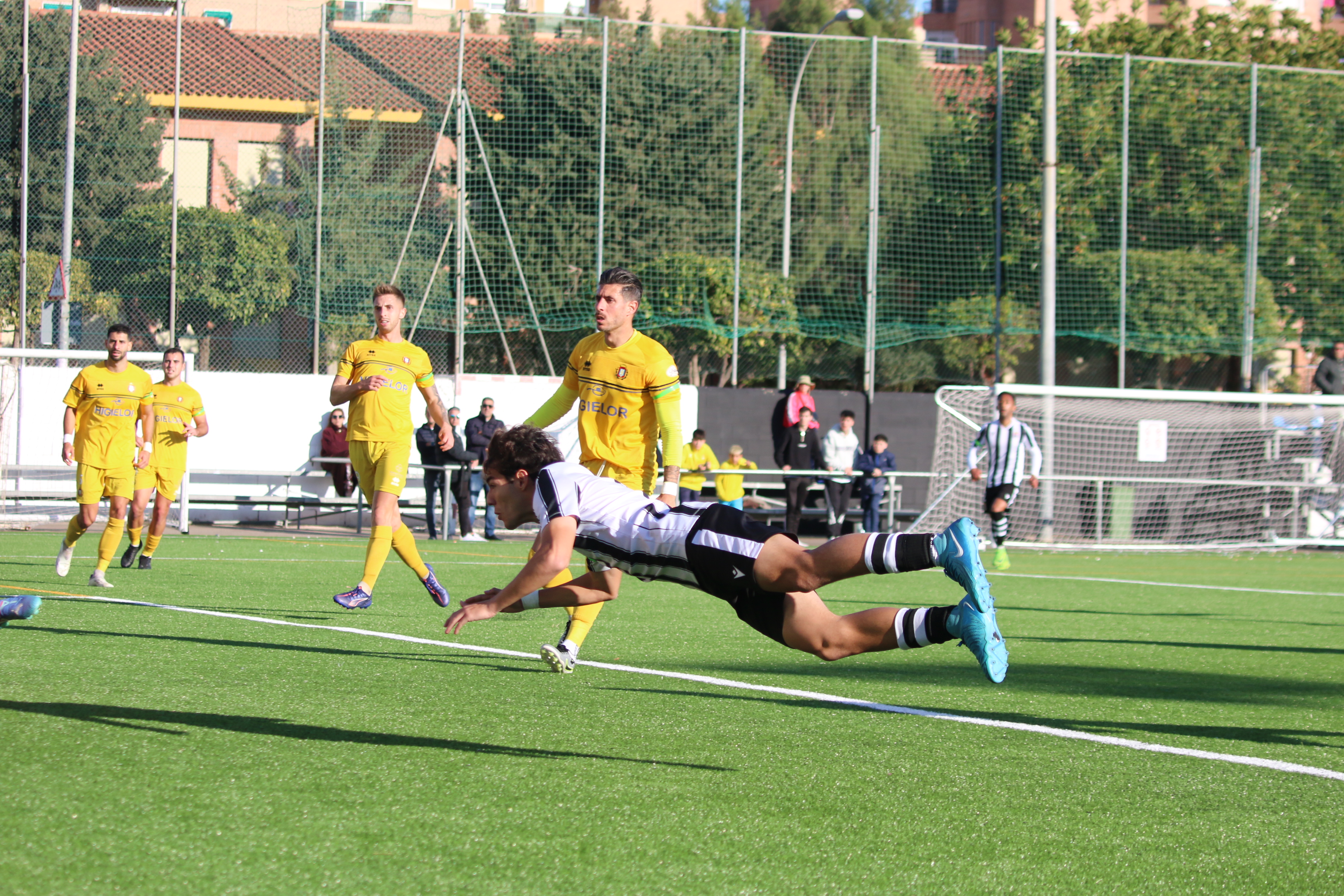 El FC Cartagena B no suma tras un gran partido frente al Lorca