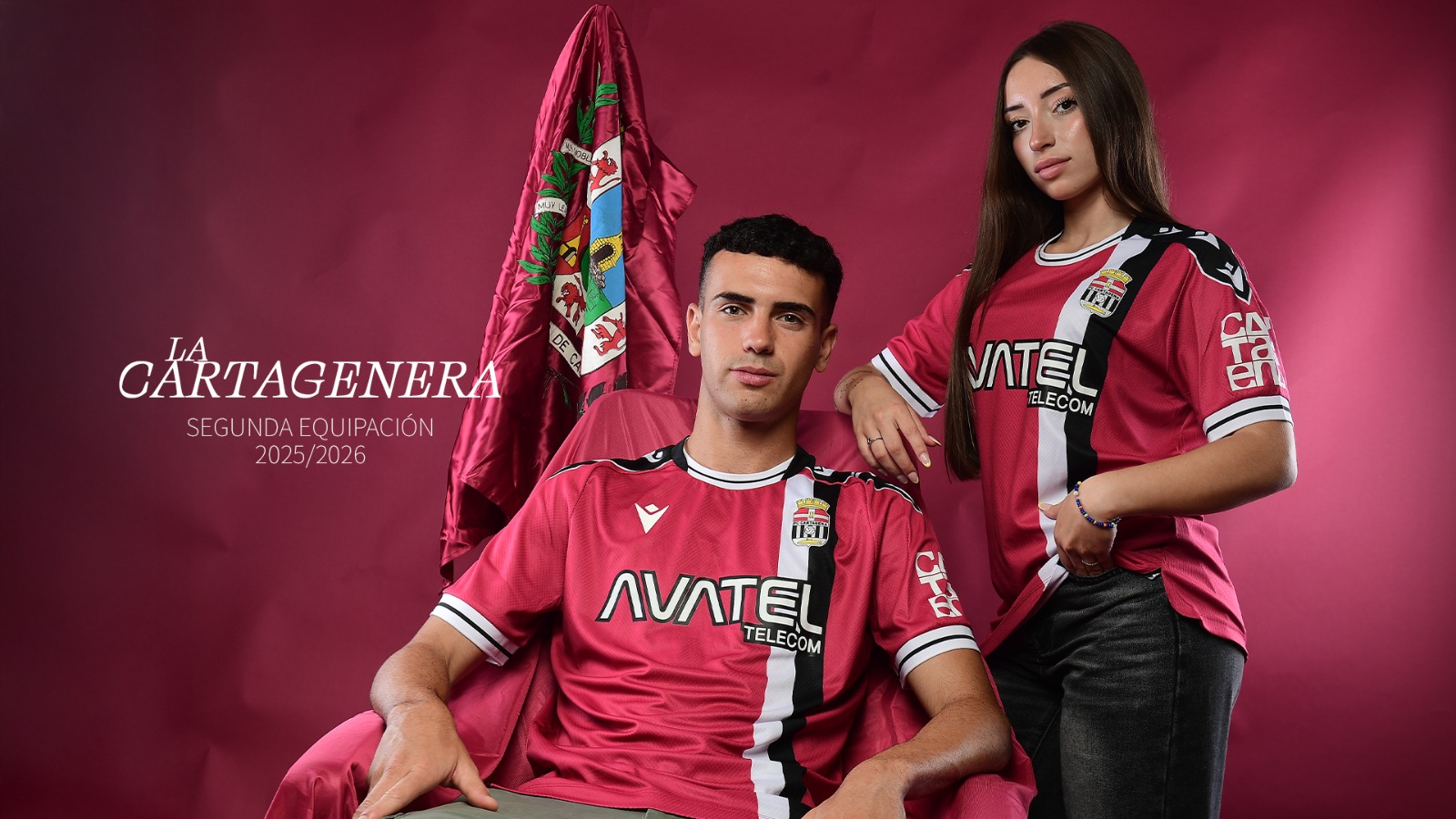 El Efesé presenta su segunda equipación color rojo Cartagena