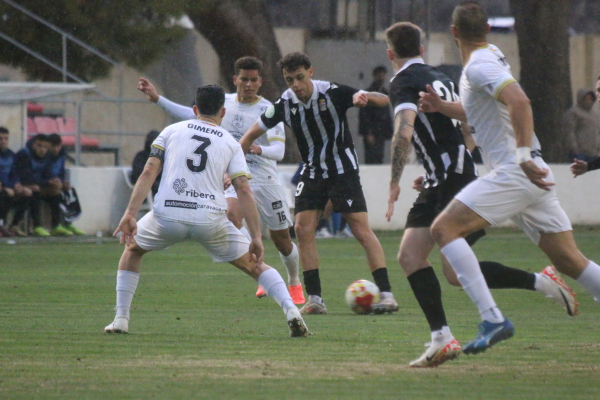 El FC Cartagena B empata en Caravaca para cerrar el 2025 (1-1)