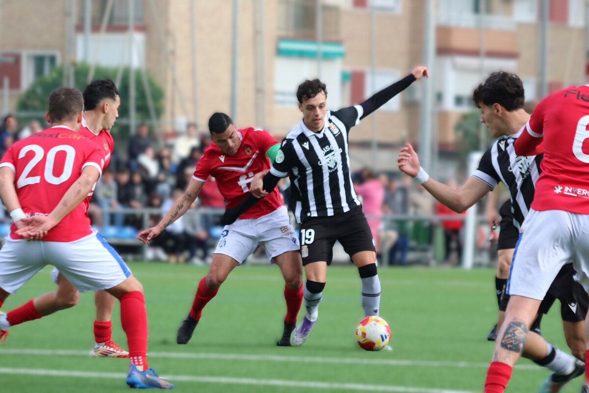 Una mala segunda parte condena al filial frente al Mazarrón