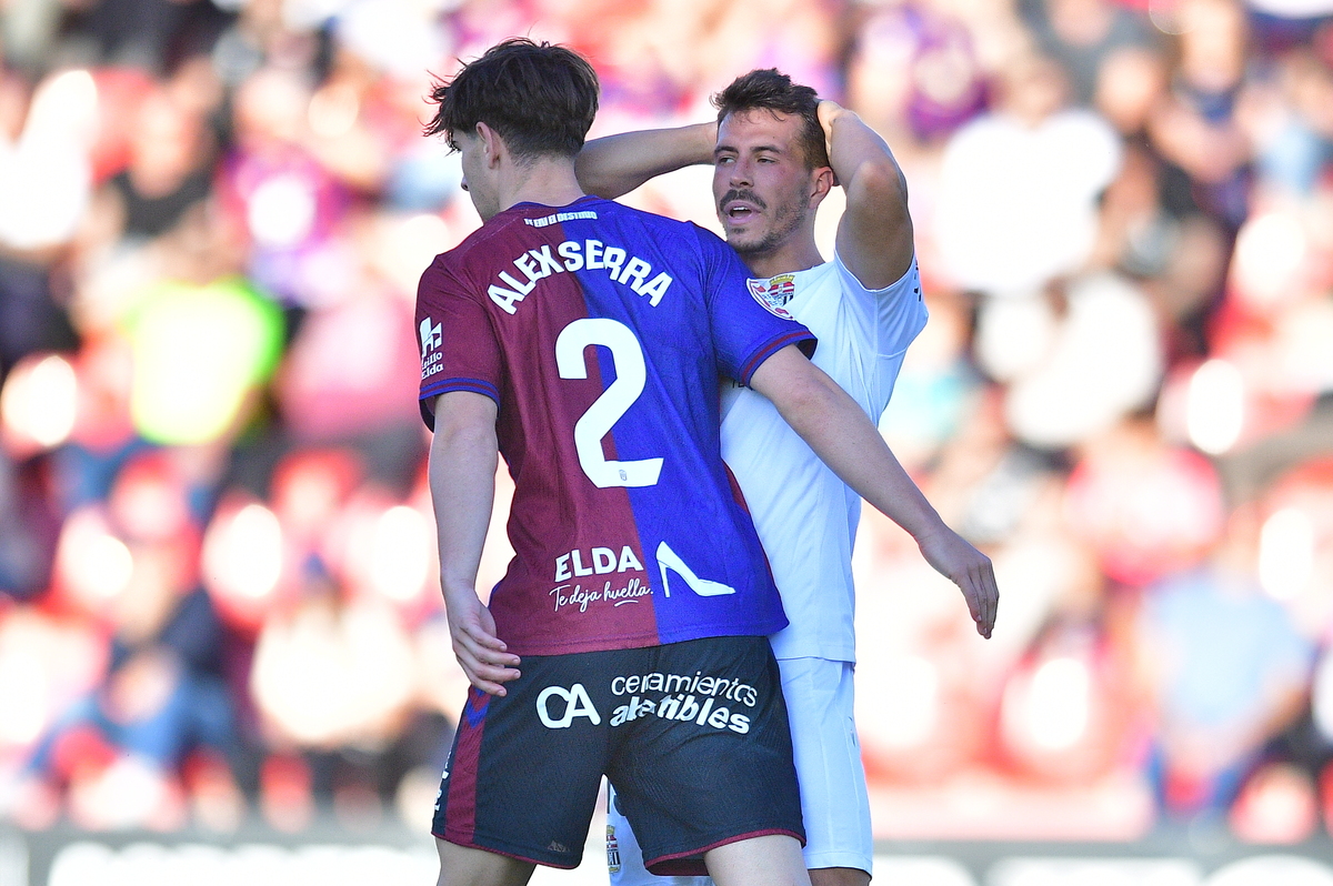 Derrota en el descuento en Elda (2-1)