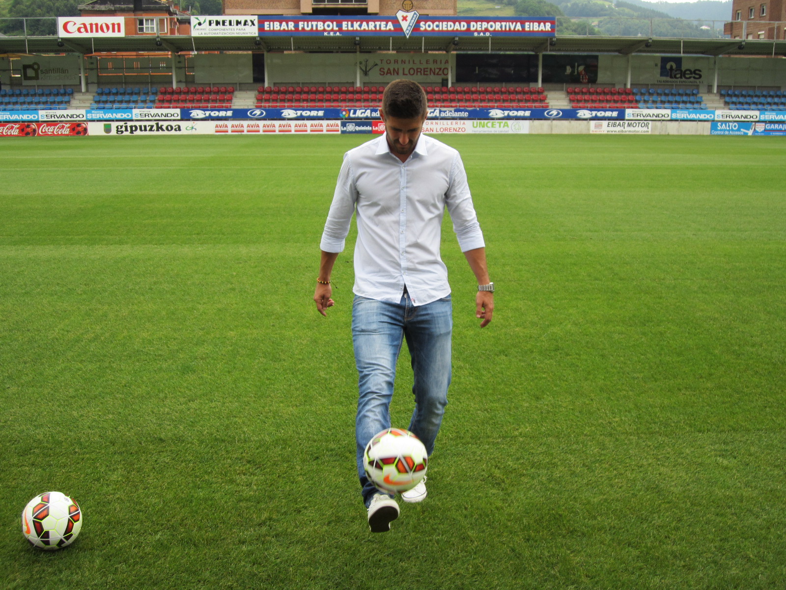Presentación oficial de Ángel y Raúl Navas SD Eibar Web Oficial