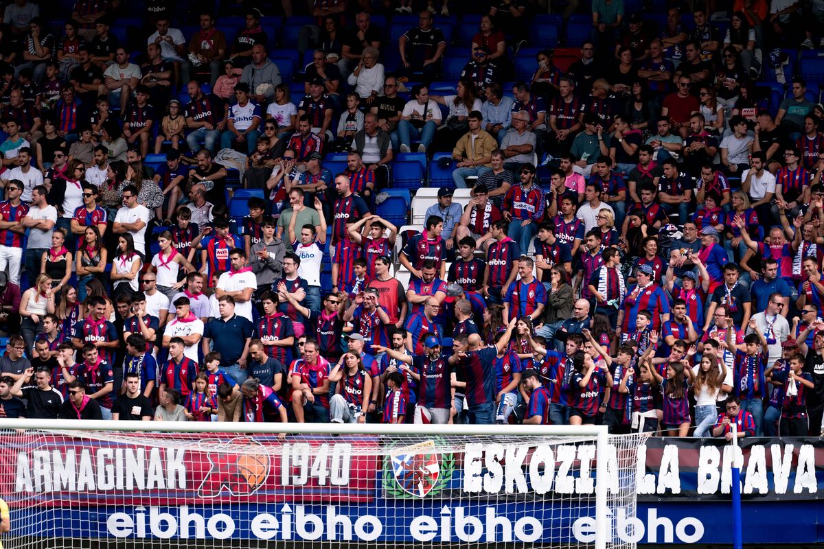 A la venta las entradas para el partido del sábado contra el CD Eldense ...