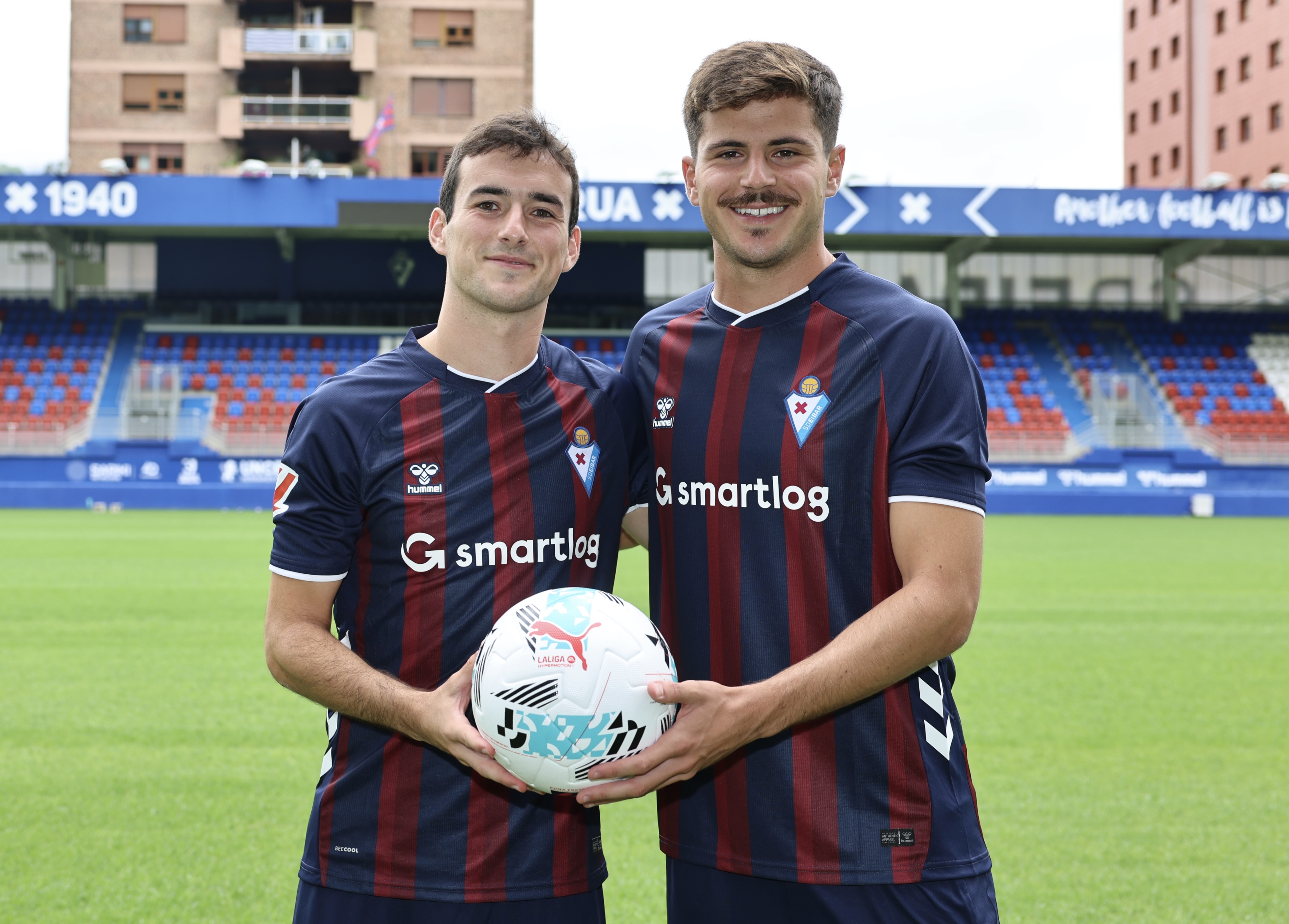 Magunazelaia und Marco Moreno, vorgestellt in Ipurua