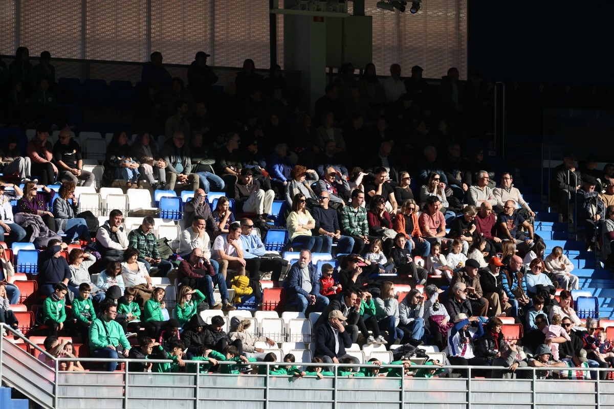A la venta las entradas para el regreso a Ipurua ante el Granada CF ...