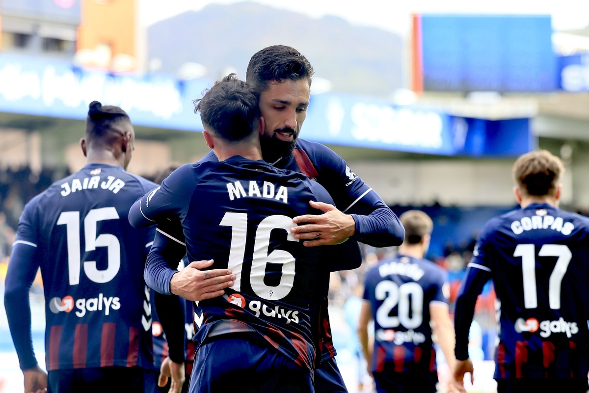 Week 2: League matches and 5 training sessions