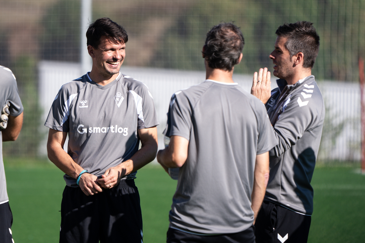 Denok Bat: SD Eibar reinforces its commitment to coach training