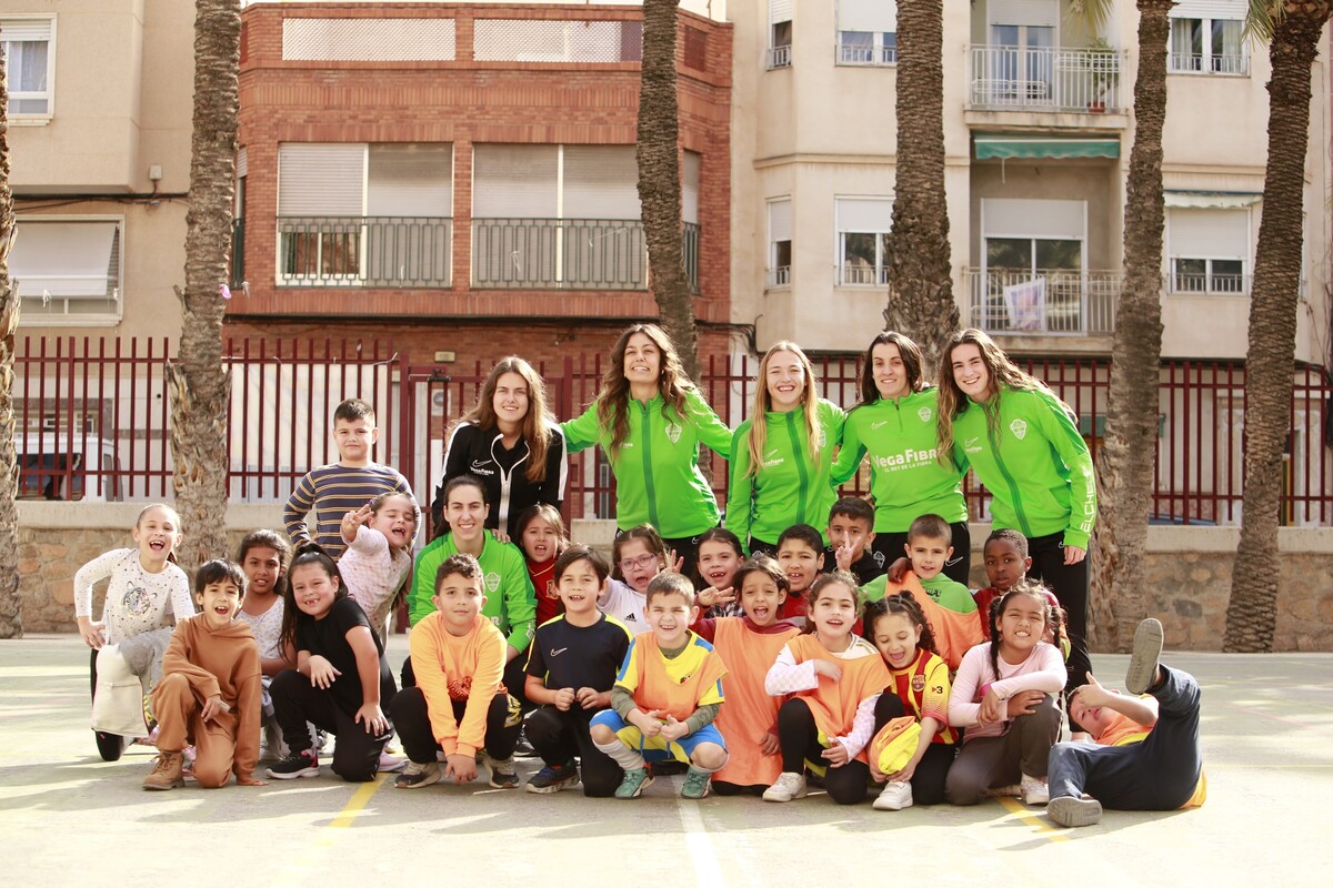 FEMENINO | Pasión por el Elche C.F. en las aulas | Elche CF | Web Oficial