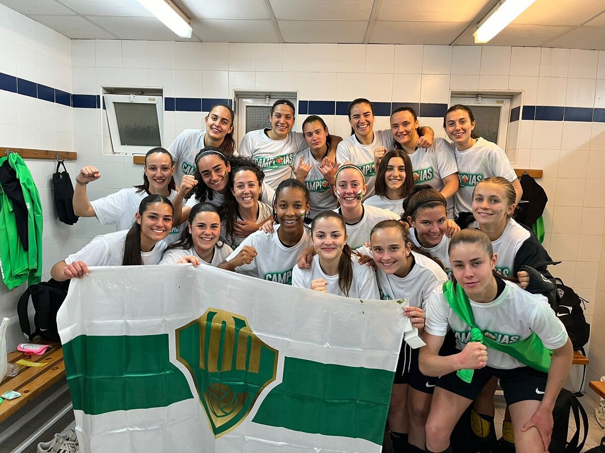 El Senior B del Elche CF Femenino se corona campeón de liga de manera ...