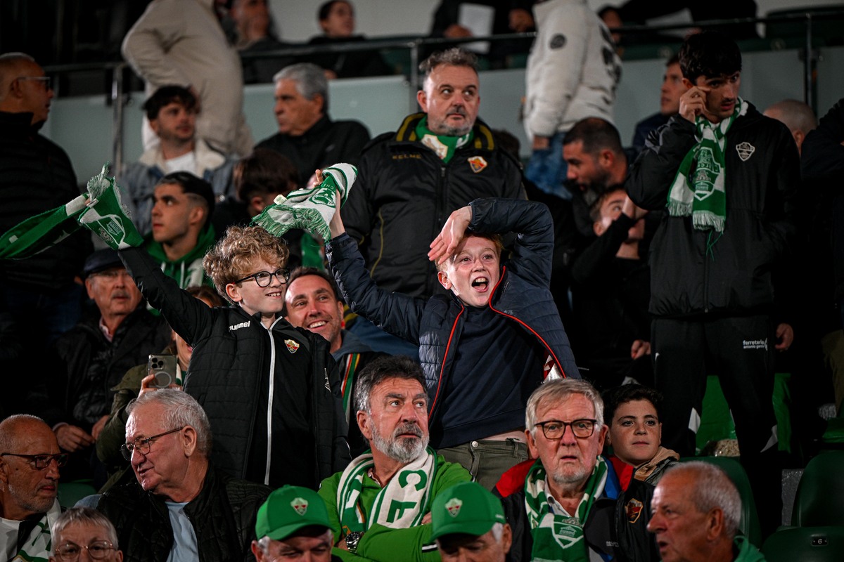 Venta de entradas para el partido Elche-Racing de LaLiga Hypermotion ...