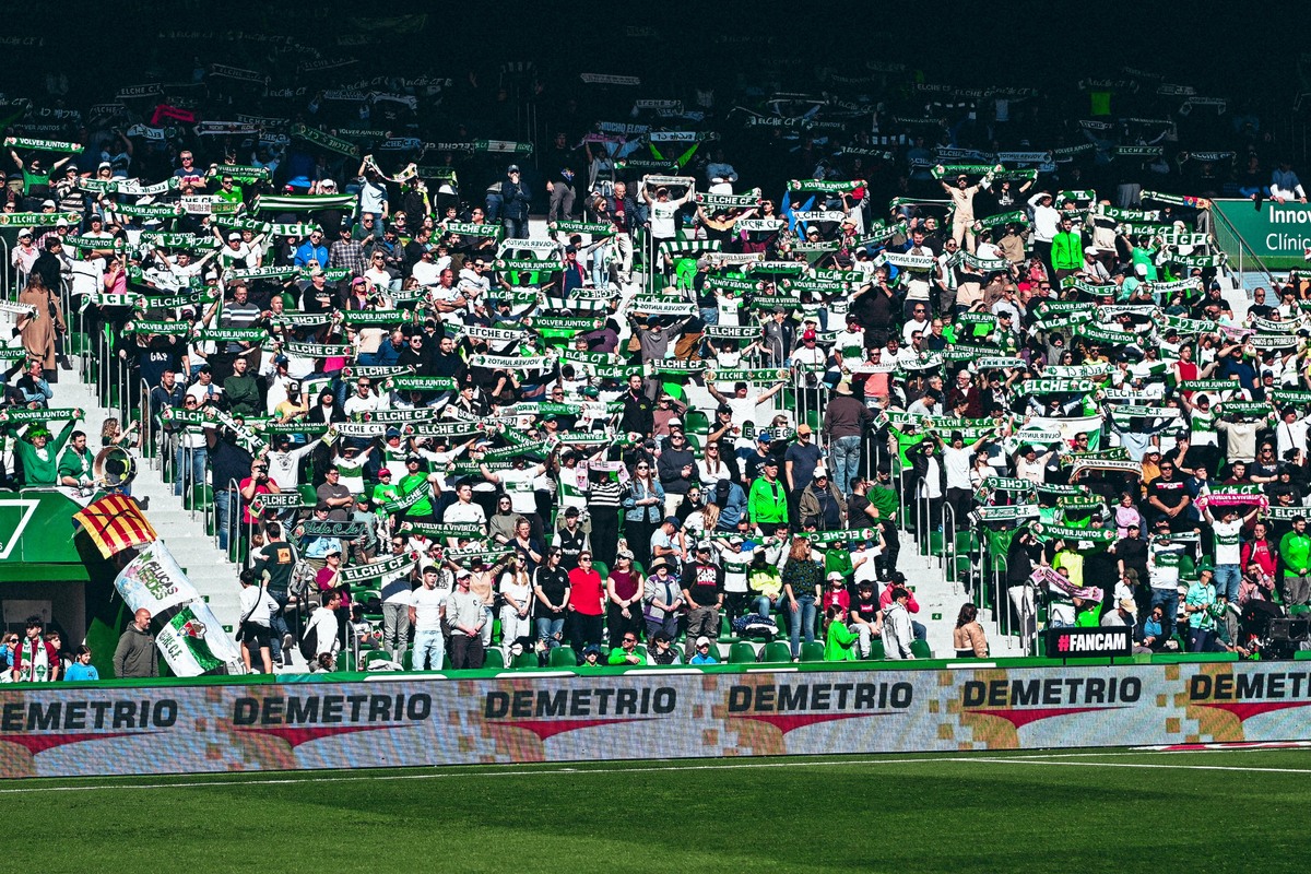 El Elche CF facilita el transporte de sus aficionados para el partido ...