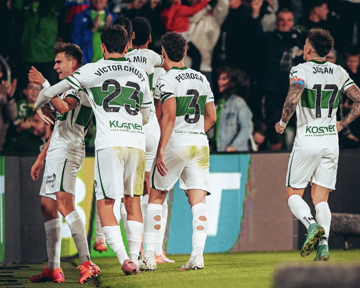 CRÓNICA | El Elche CF se mantiene invicto en el Martínez Valero (1-1 ...