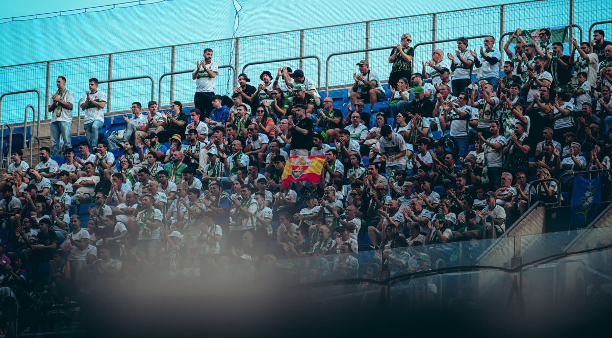 Más de 300 aficionados franjiverdes acompañarán al Elche CF en su ...