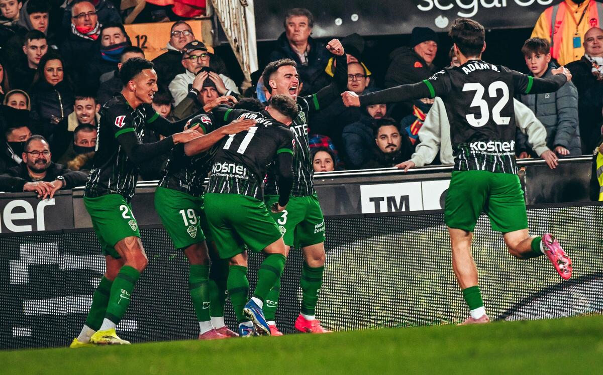 CRÓNICA | El Valencia CF evita la victoria del Elche CF en el último ...