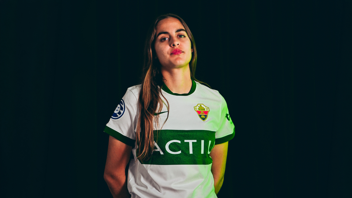 Alexandra Jacquet renueva su compromiso con el Elche CF Femenino hasta ...