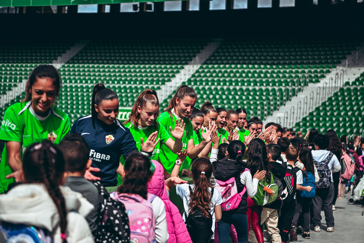 El Elche CF Femenino entrenará en el Martínez Valero con motivo del Día ...