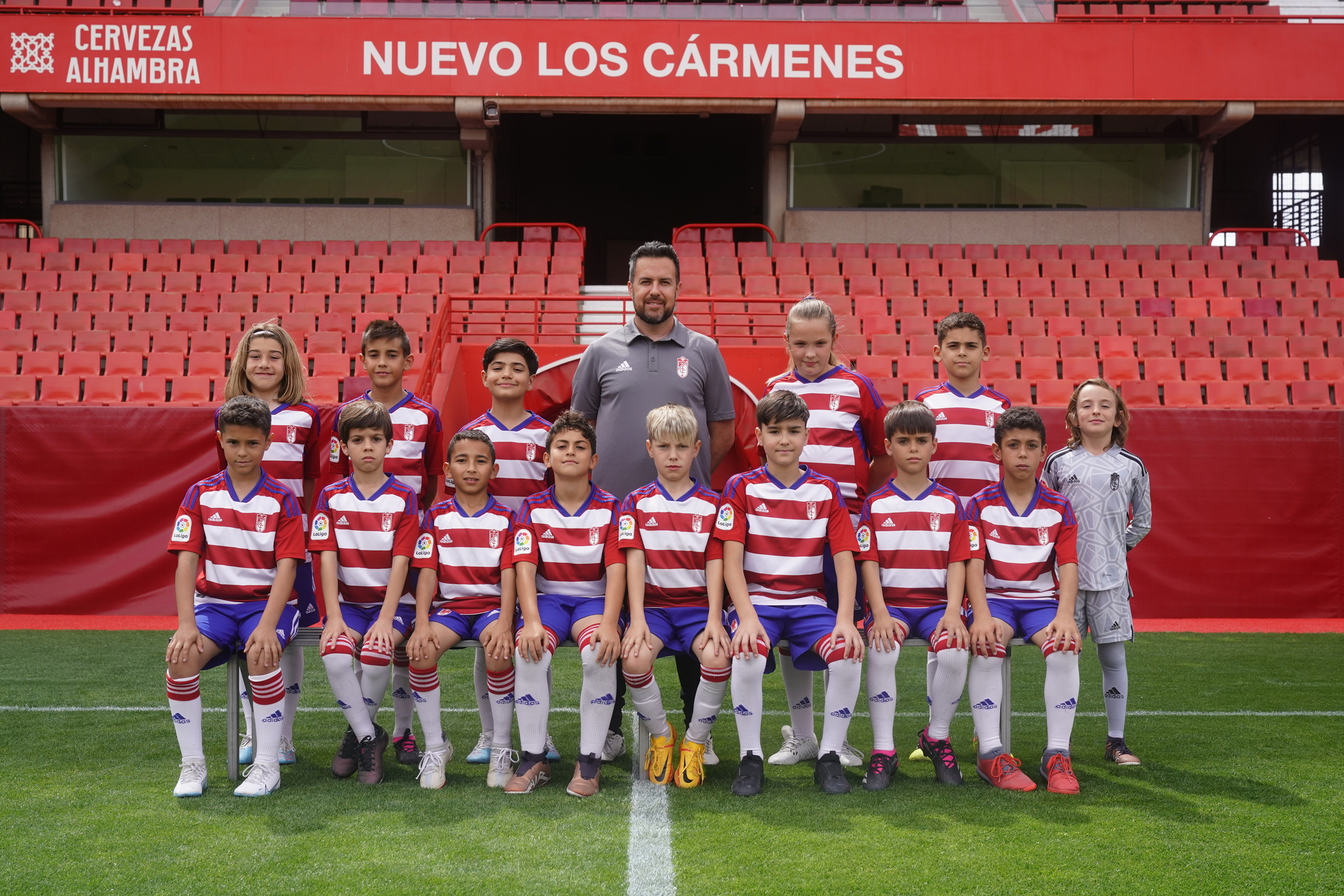 BENJAMÍN B ESCUELA