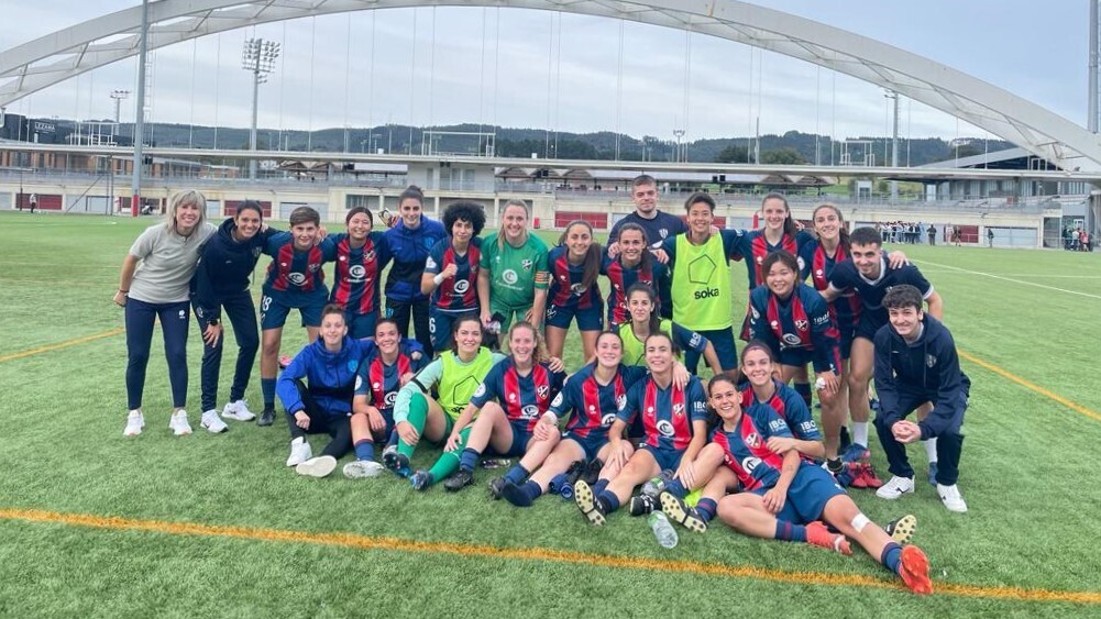 La primera de la SD Huesca Femenino llegó a lo grande | SD Huesca | Web ...
