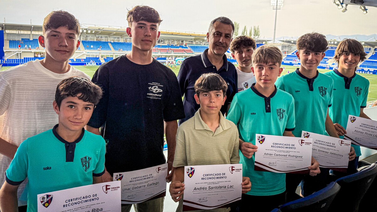 La SD Huesca y la Fundación Alcoraz premian a los canteranos con ...