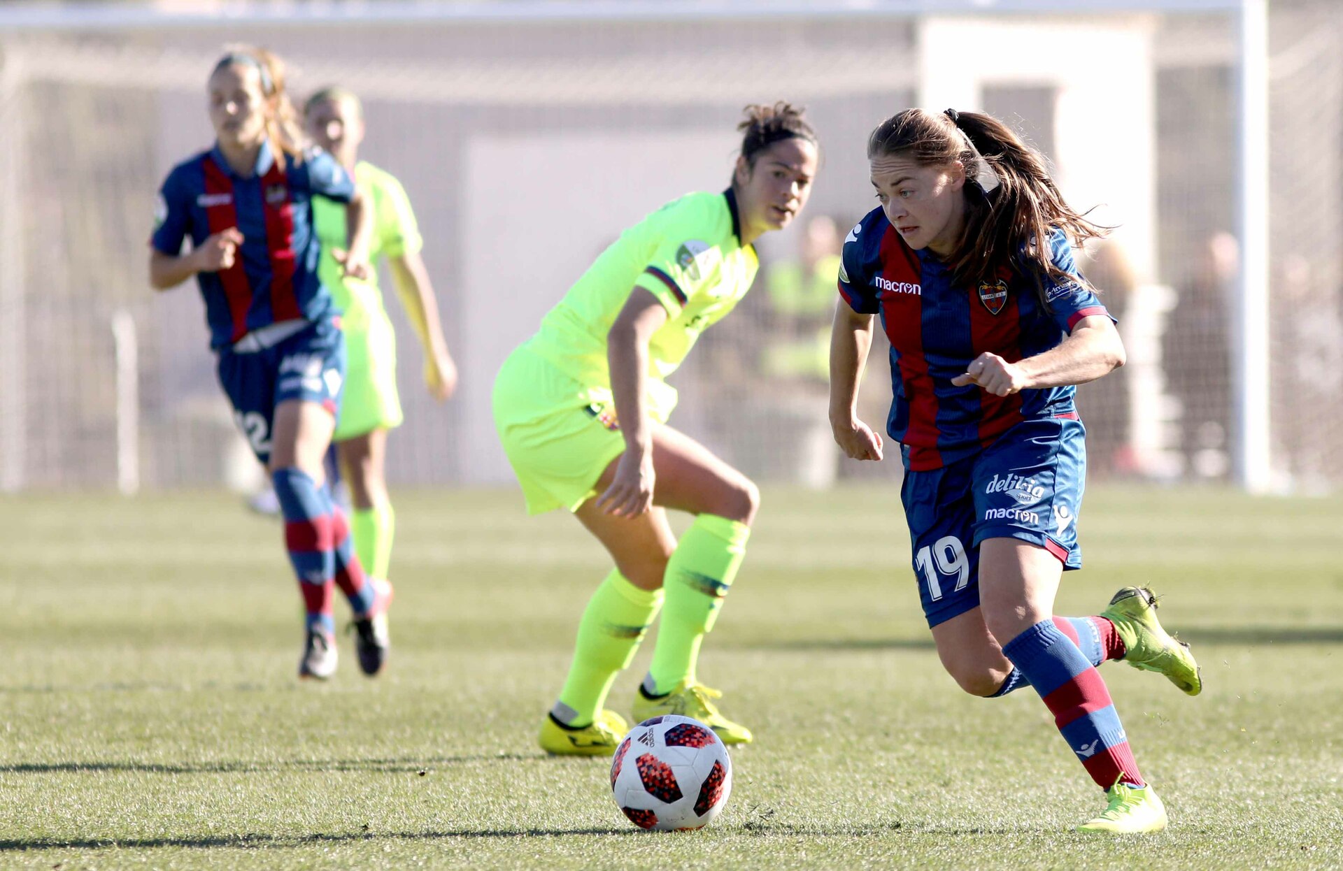 El Levante UD Femenino lo intenta hasta el final pero cae por primera ...