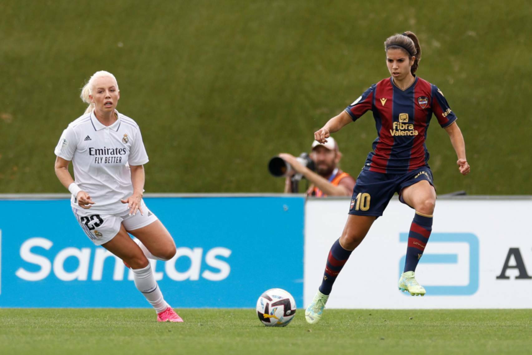 El Levante UD Femenino demuestra su condición de Champions frente a un ...