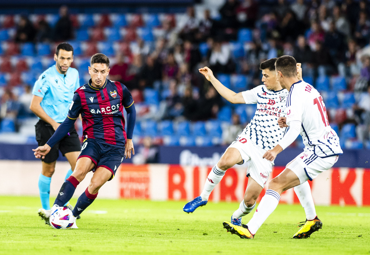 Crónica del Levante UD vs CD Mirandés de la jornada 14 de la Liga ...
