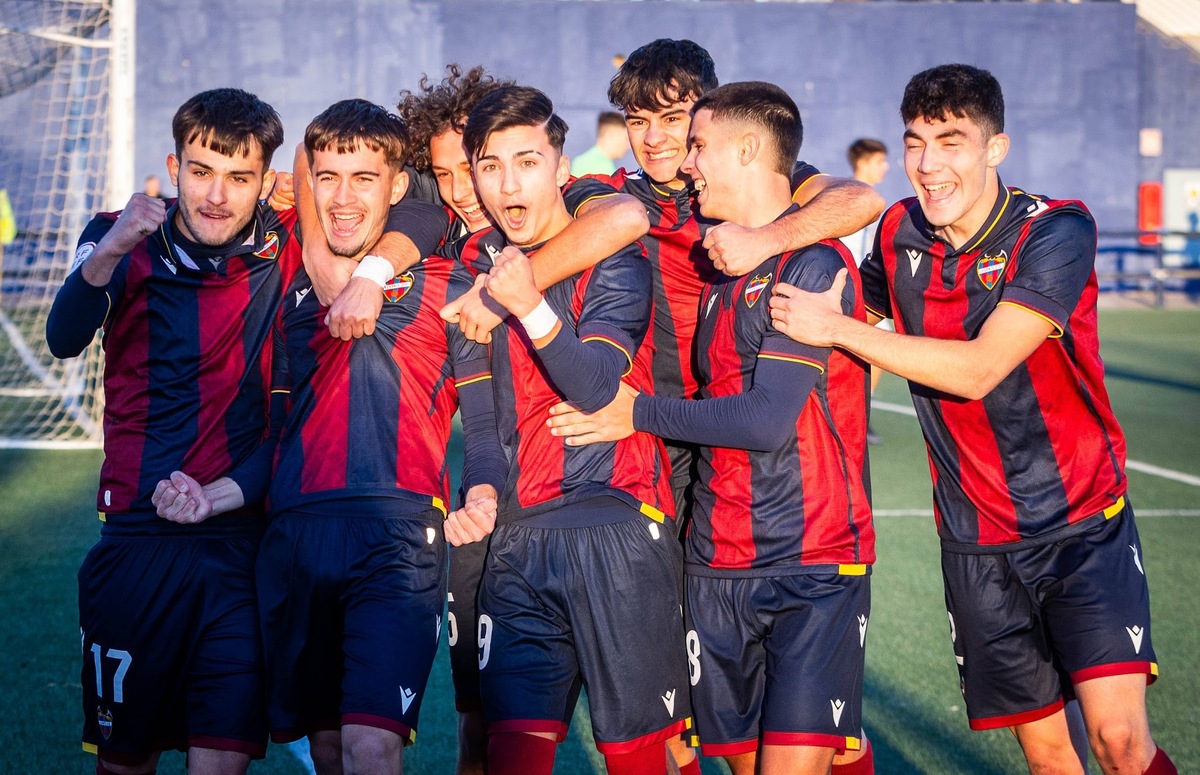 El Juvenil A golea a la Real Sociedad y consigue el pase a Octavos de ...